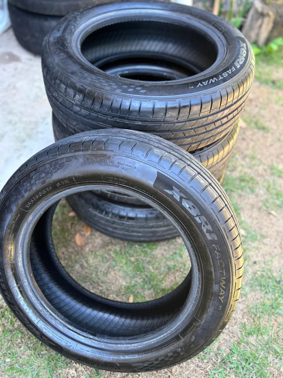 Jogo de Pneus 15 185-60 Praticamente Novos