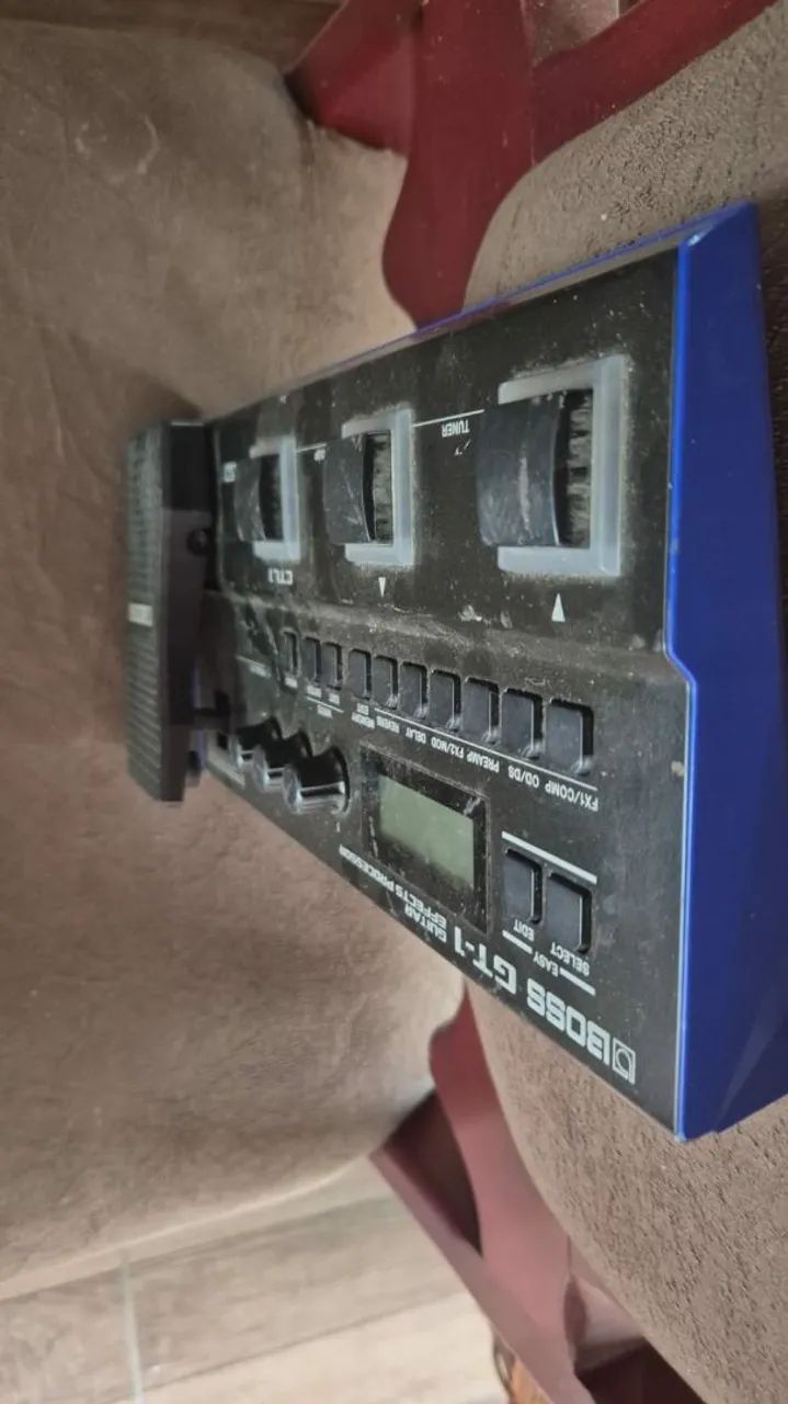 Pedaleira boss gt1 guitarra - Foto 4
