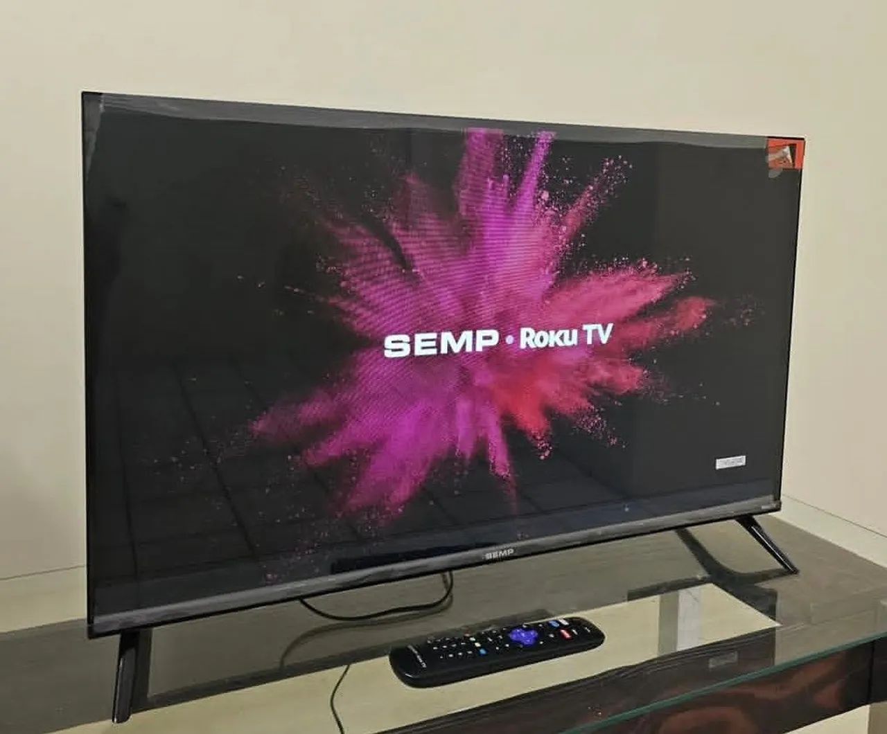 Smart TV Semp Roku de 32 poucos meses de uso! - Foto 2