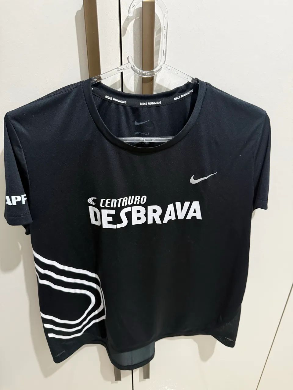 Camiseta Nike run desbrava preta M