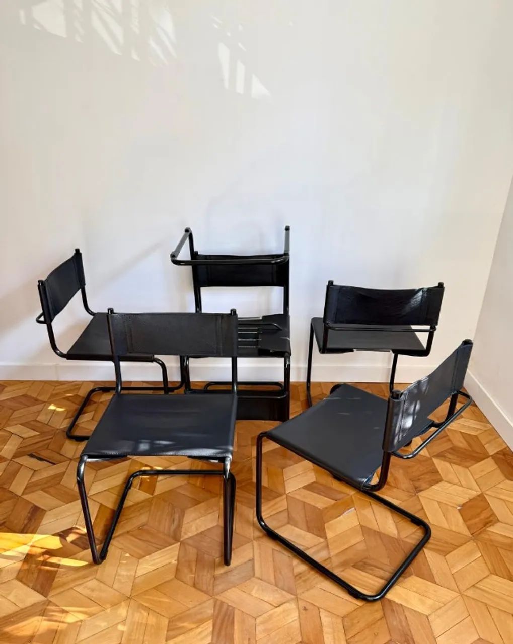 Set de cadeiras vintage estilo Mart Stam em couro natural.