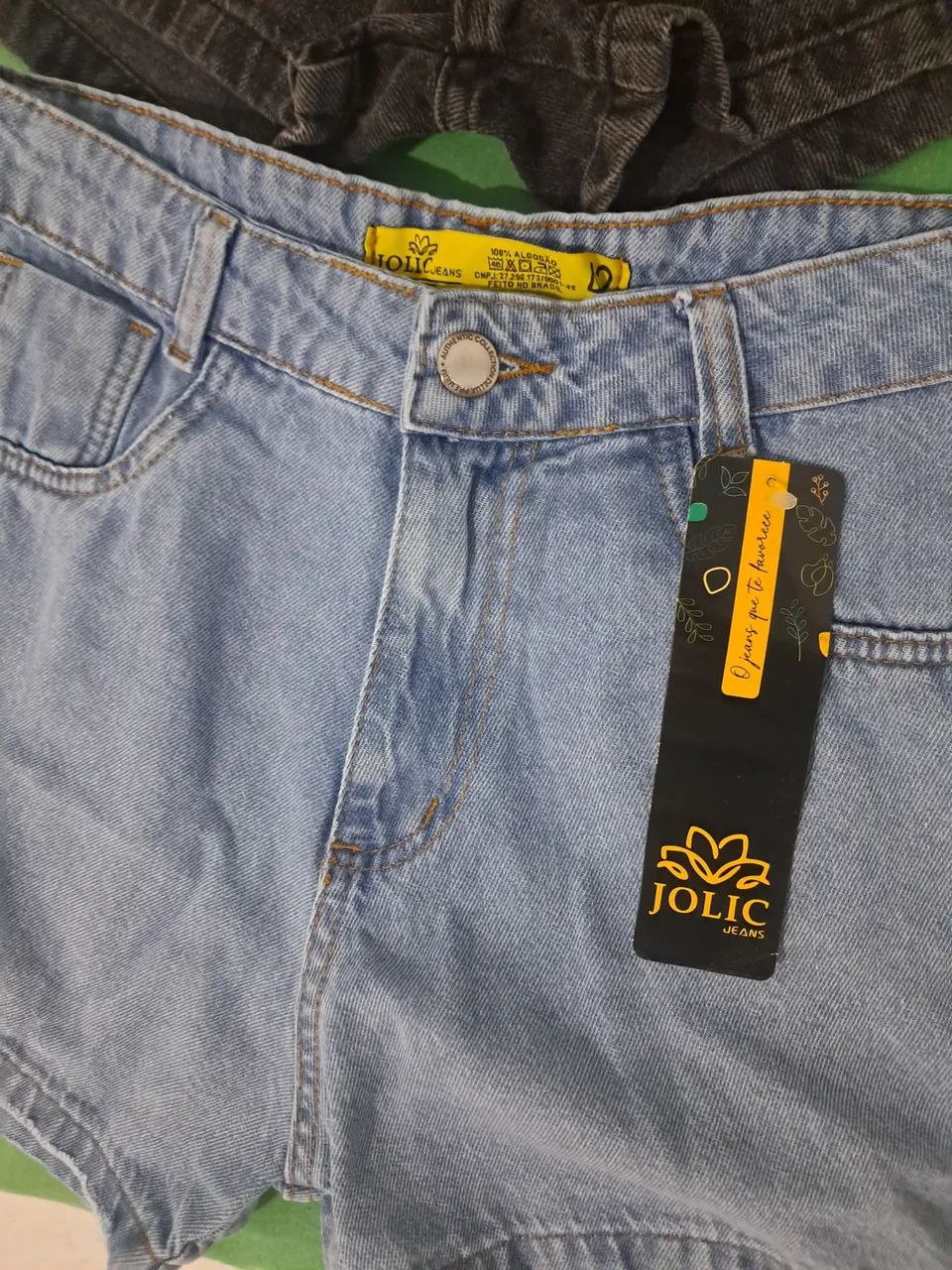 Vendo dois shorts jeans