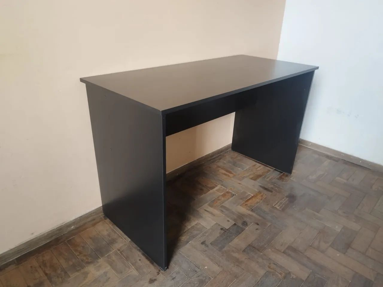 Mesa escritório 1,40m MDF nova (Entrego)