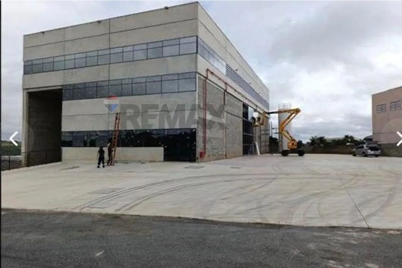 Alugo Galpão: 1.083 m², 12m de Pé Direito, Moderno e Seguro