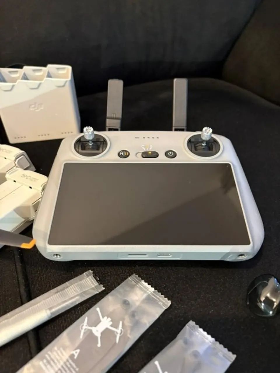 DJI Mini 4 Pro Fly More RC com Tela - Foto 4