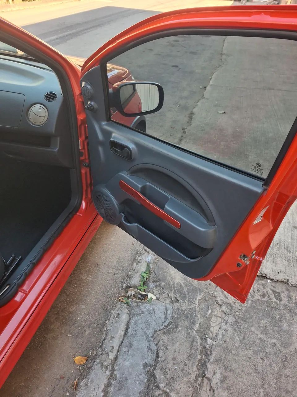 Fiat Uno Sporting 1.4 EVO Fire Flex 8V 4P 2012 - Foto 3
