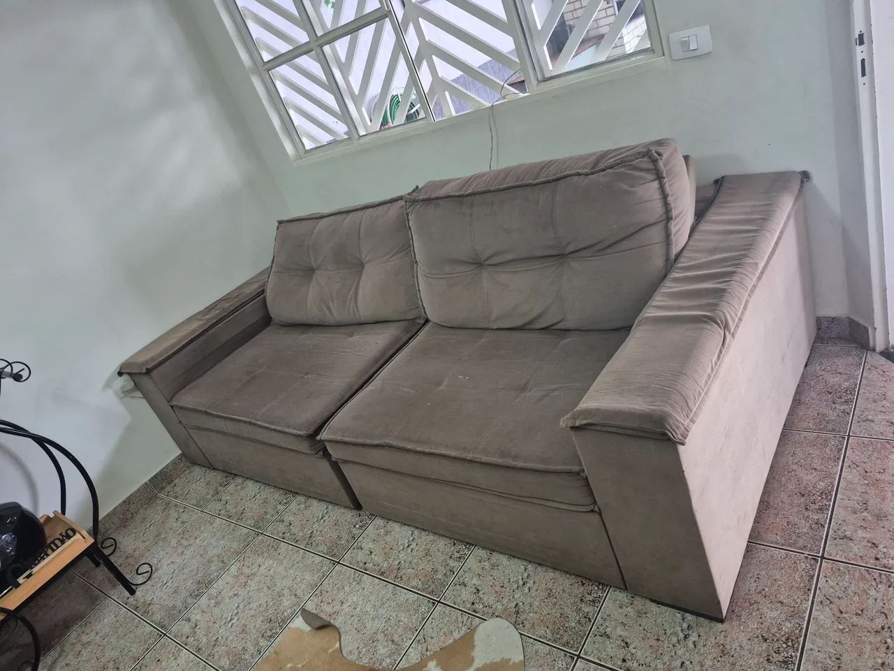 Sofá cama retrátil usado471886731234529280