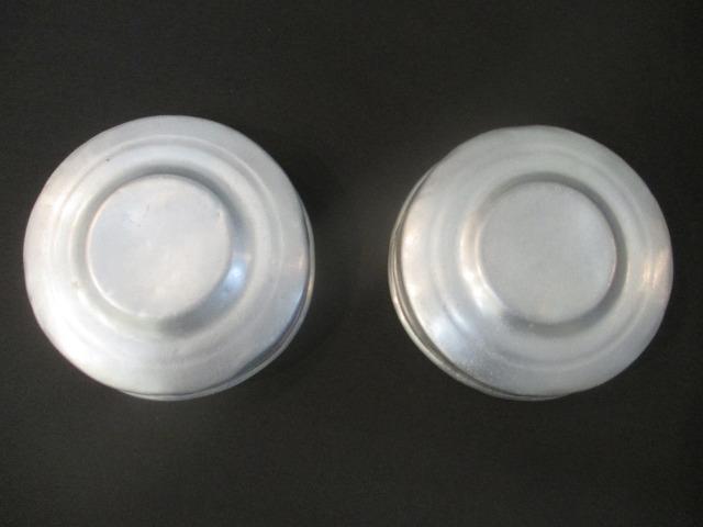 Par tampas de baleiro antigo em alumínio - peça original
