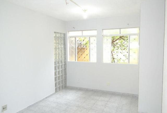 Ap ao lado shopping Pantanal 1200 com cond