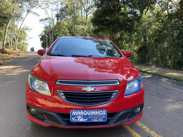 Onix 2013 Flex LT 1.4 Completo + Maylink 81 mil km Vei?culo Impeca?vel