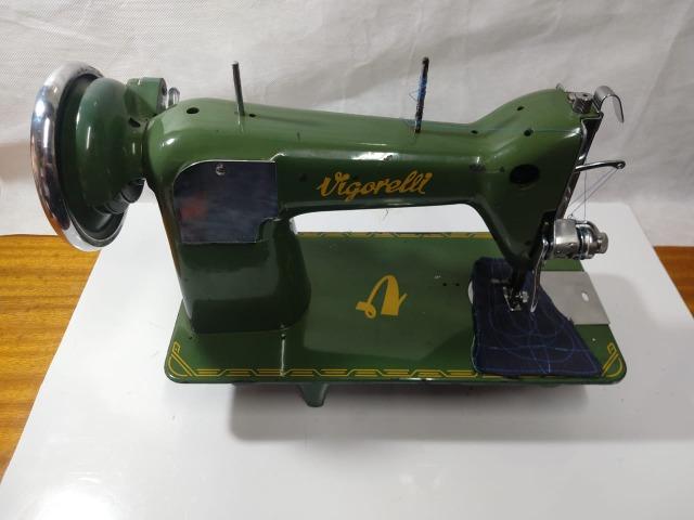 Maquina De Costura Reta Vigorelli Doméstica Verdinha - Foto 3