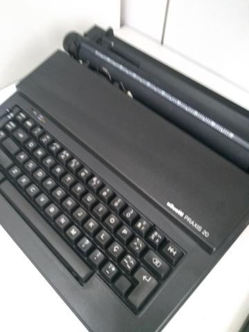 Máquina de escrever elétrica