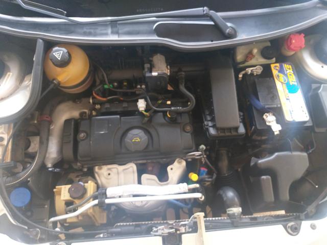 Peugeot 207 HB 1.4 8v 2011/2011 - Foto 4