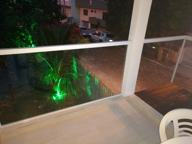 Sobrado a 70 mts da praia da Enseada com ar e Wifi - Foto 16