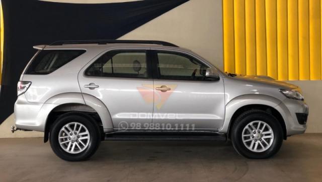 Toyota Hilux SW4 SRV 4x4 - Foto 2
