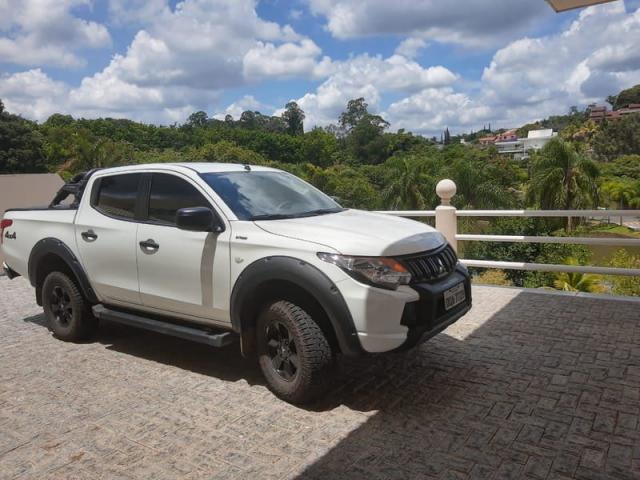 MITSUBISHI L200 TRITON SPORT GLX 2.4 DIESEL MANUAL
