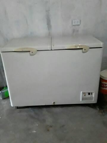 Vendo frizer 1000 valor a negociar.
