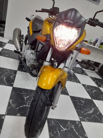 HONDA CB300R ANO 2011