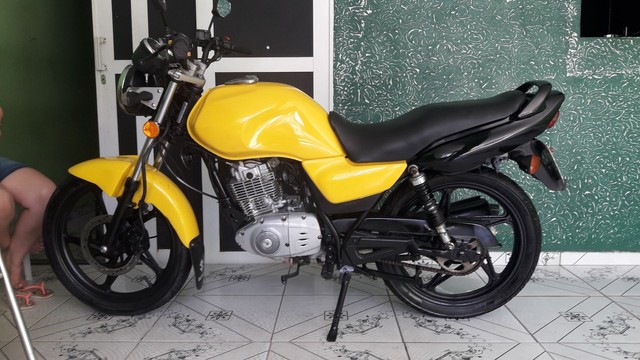 VENDO LINDA SUZUKI YES 125 2014