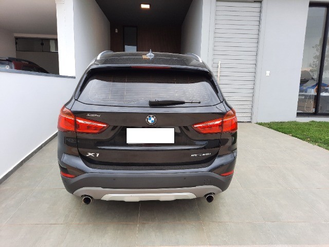 BMW X1 COM TETO SOLAR