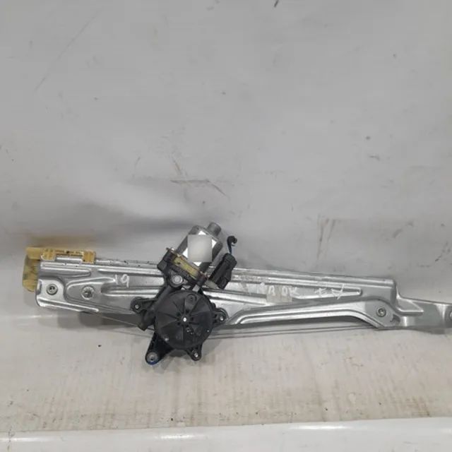 Maquina Vidro Traseira Direito Tracker 2018  C240