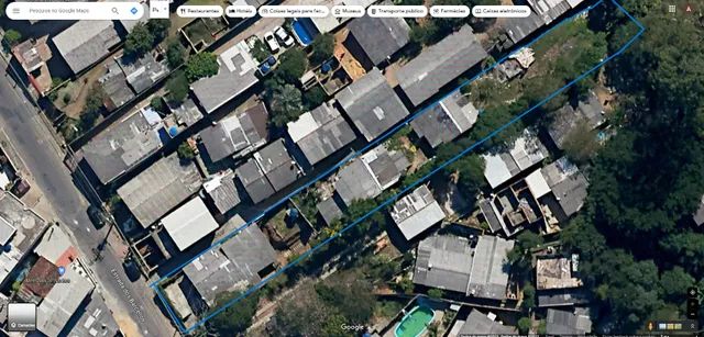 Terreno com aclive e com 3 casas - 950m2