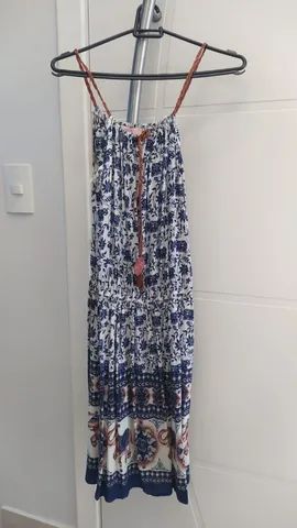 Vestido curto acinturado estampado