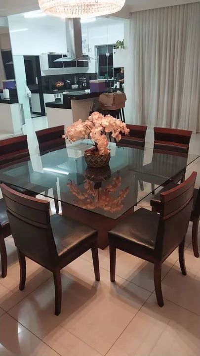 Mesa de Jantar de Vidro com 8 Cadeiras
