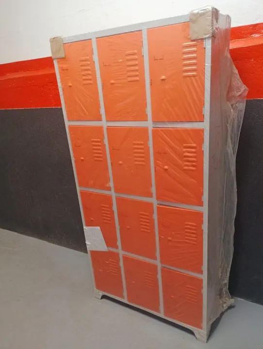 Armário de Aço para 12 Compartimentos