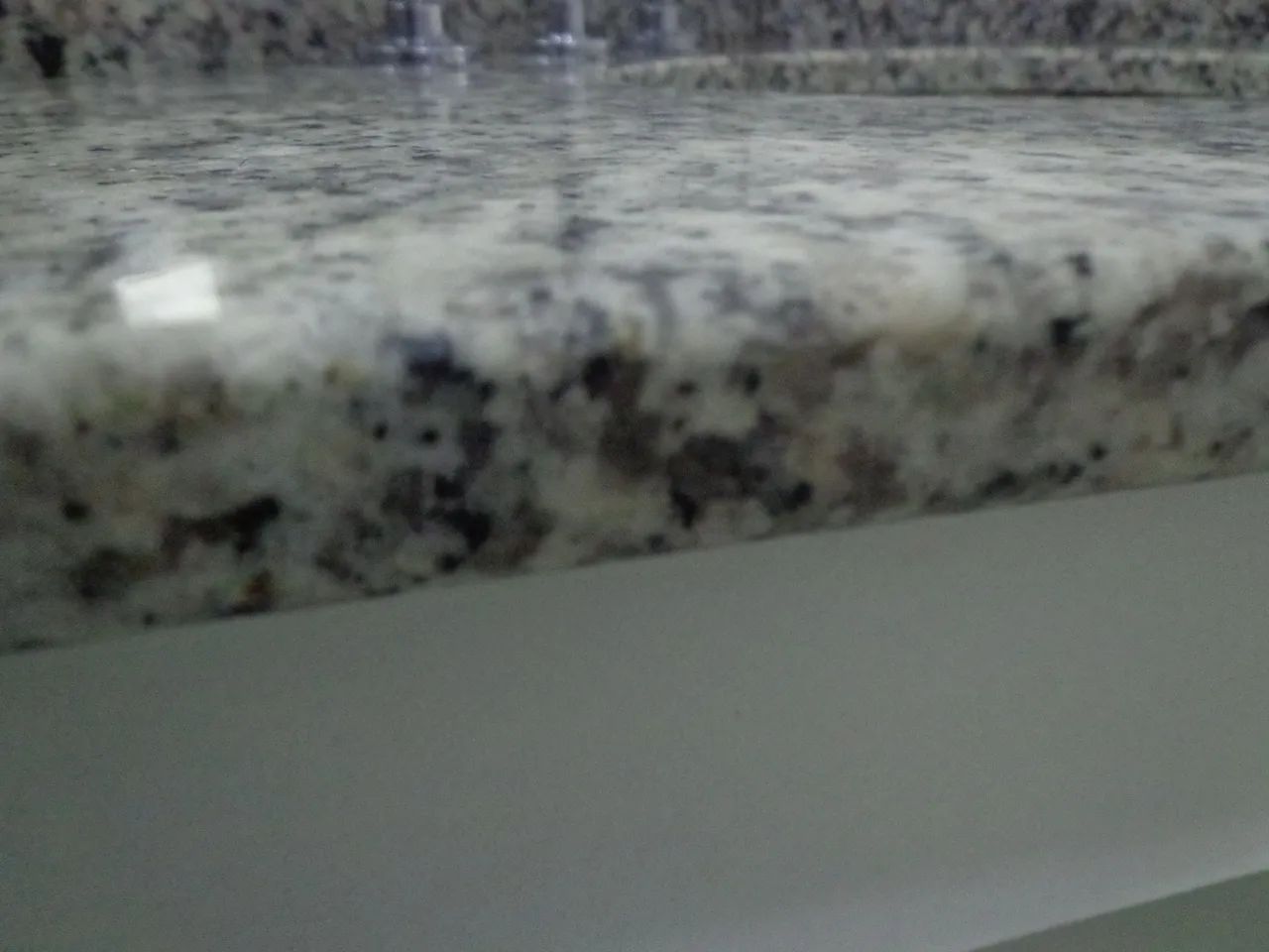 Pia de banheiro com granito - Foto 4