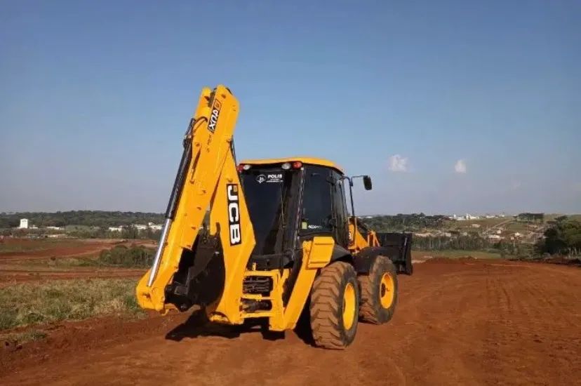 Retroescavadeira JCB 2015 - Foto 2