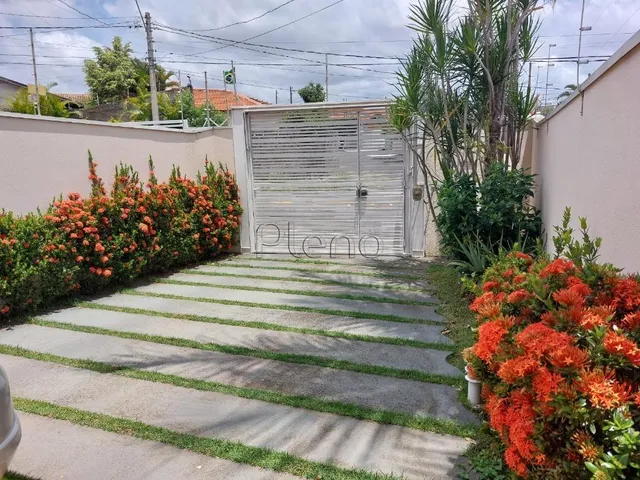 Casa à venda com 3 quartos no Parque Jambeiro, Campinas.