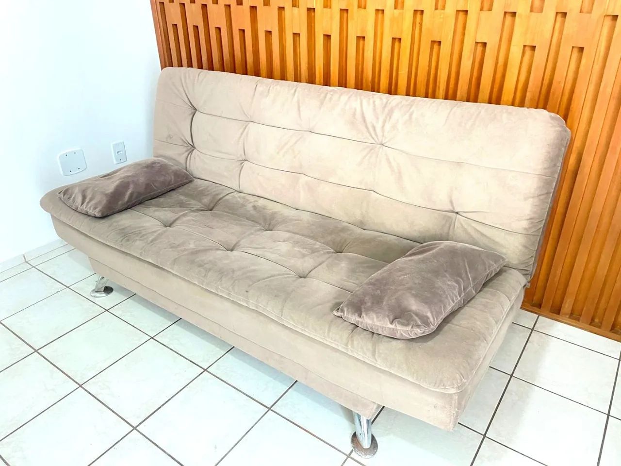 Sofá cama. Em bom estado. Por 250 reais. Sou de Itapema Sofás e