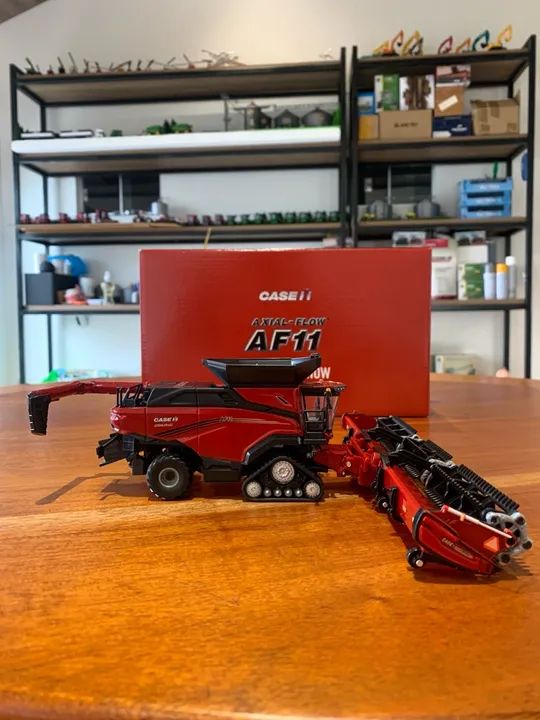 Miniatura Colheitadeira Case IH AF11 1/64 - Foto 5