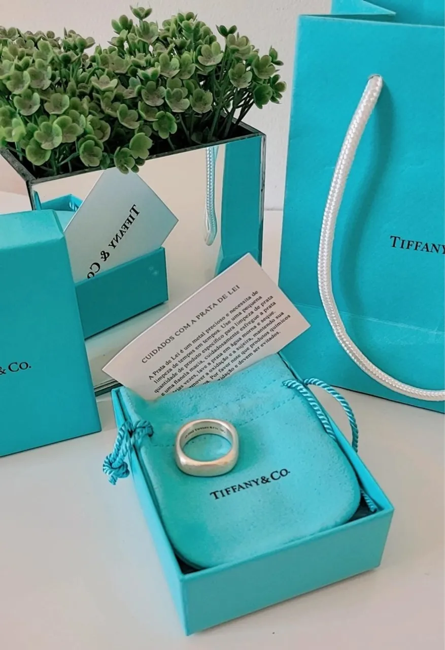 Anel Tiffany & Co. em Prata de Lei