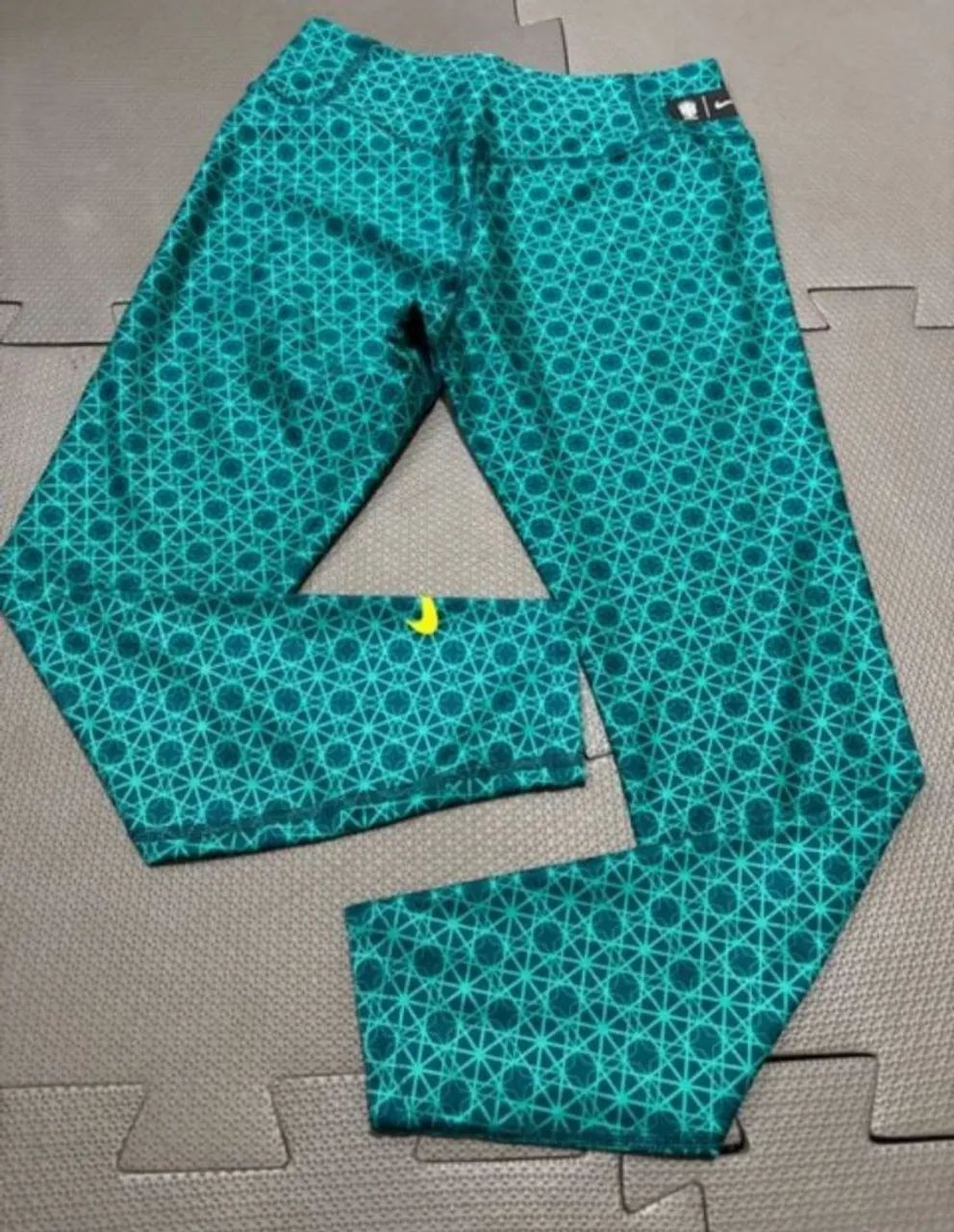 Calça Legging Nike Brasil CBF