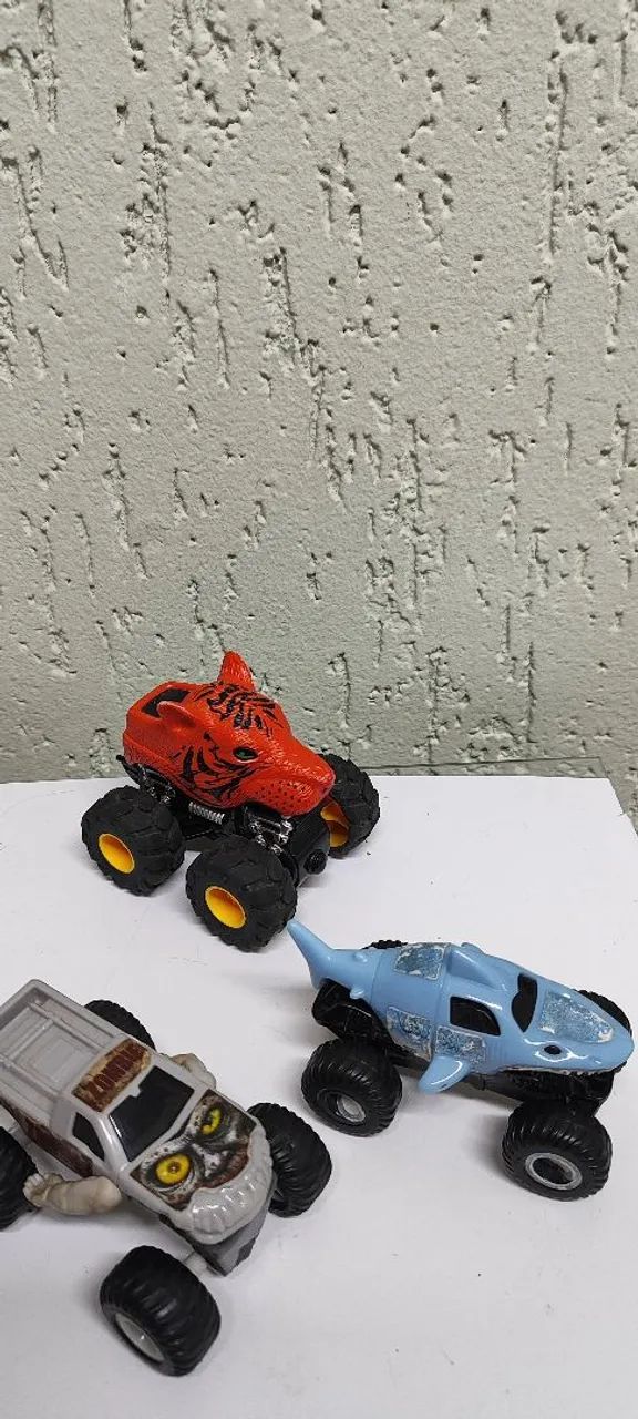 Carrinhos Miniaturas Monster Jam MC Donald's usado - Foto 2
