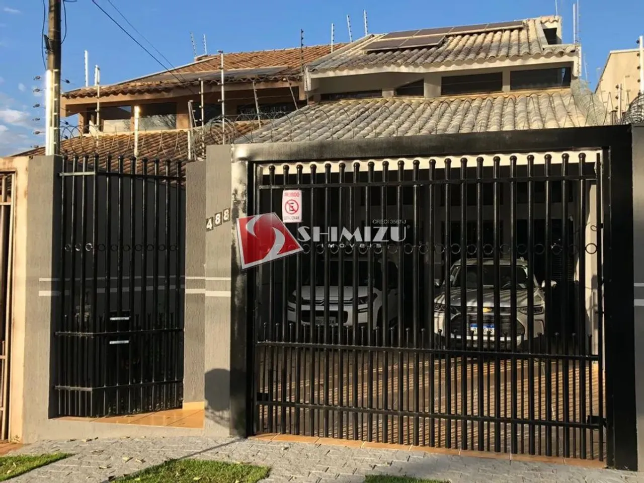 Sobrado à venda em Maringá, Vila Santa Izabel, com 3 quartos, com 249.6 m²