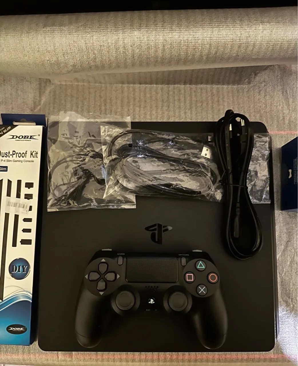 PS4 Slim 1TB - Nunca usado 
