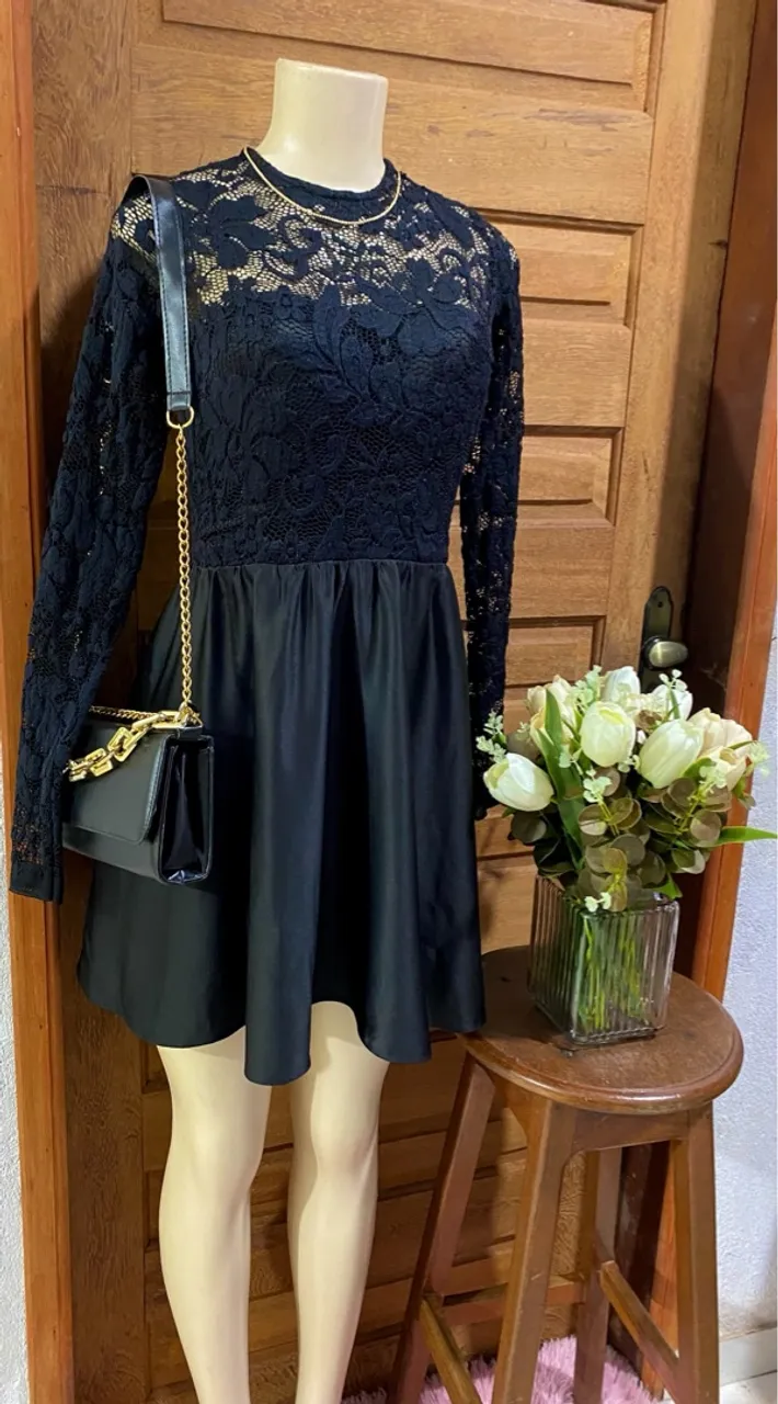 Vestido de renda preto - tamanho M