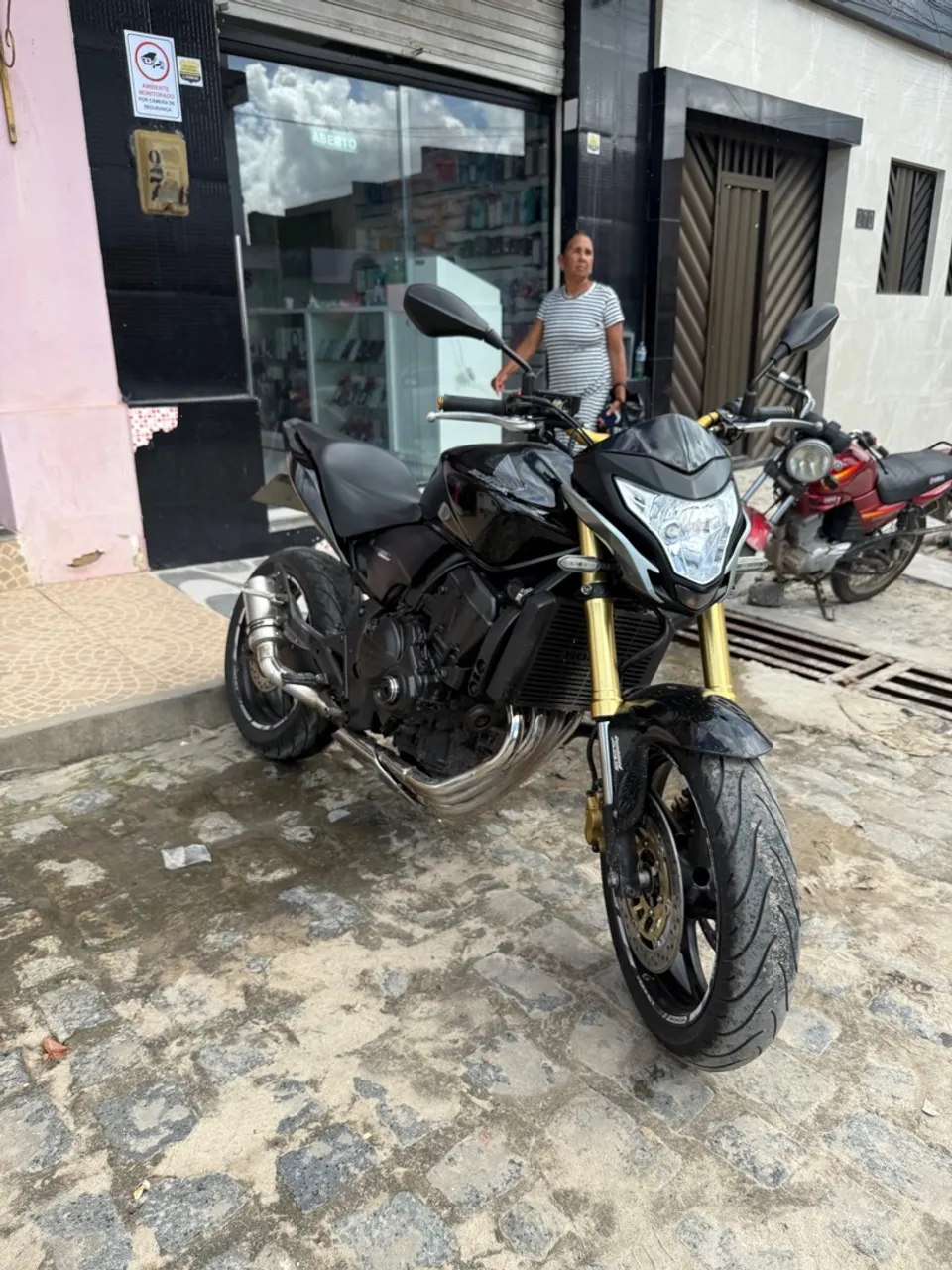 Hornet 2012 pronta para andar