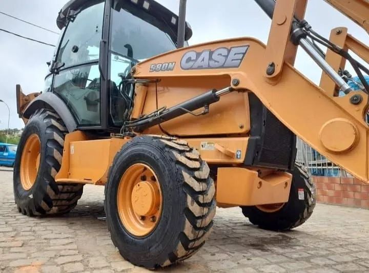 Retroescavadeira case 580n ano 2015