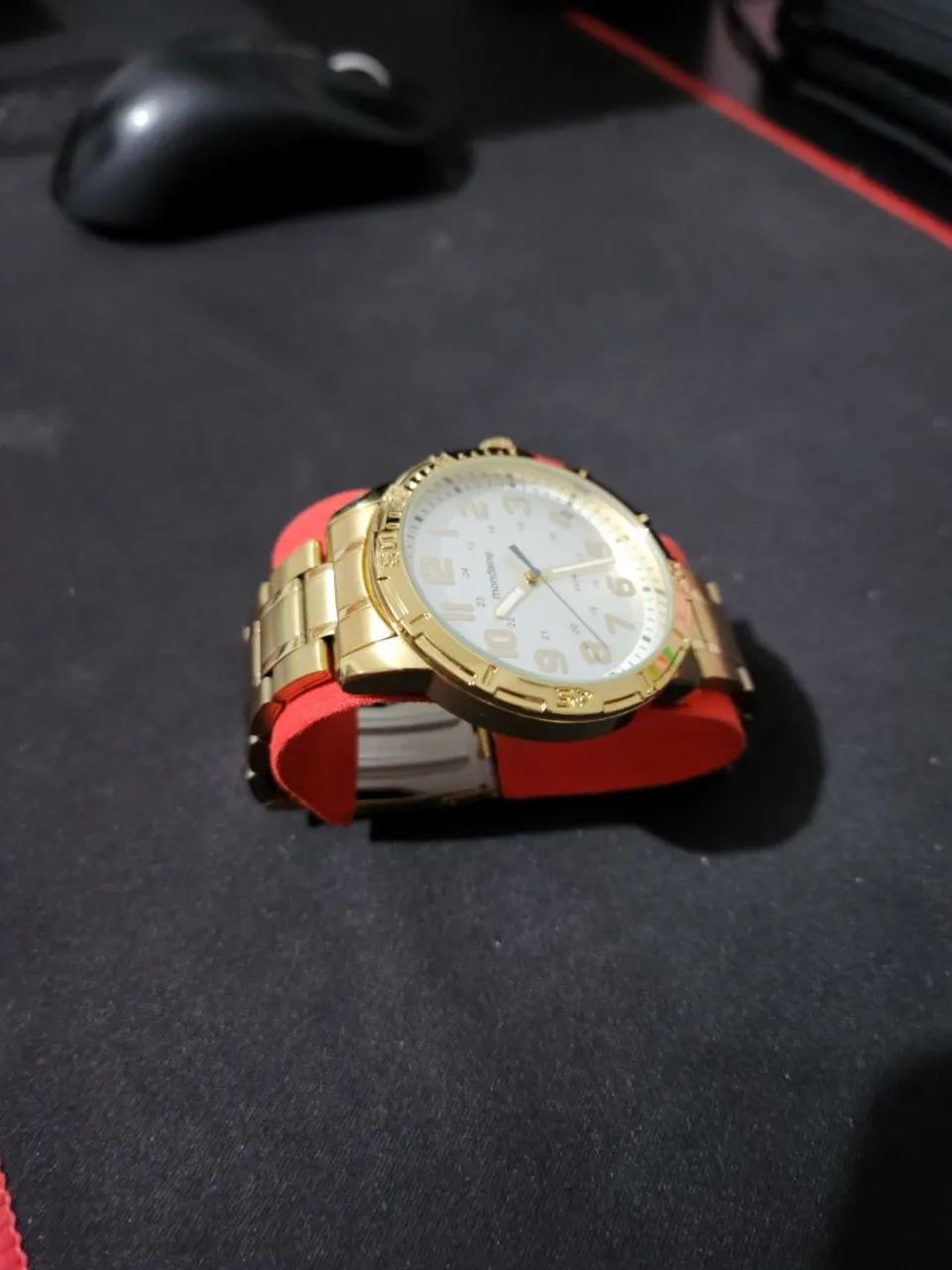 Relógio Mondaine Dourado Original