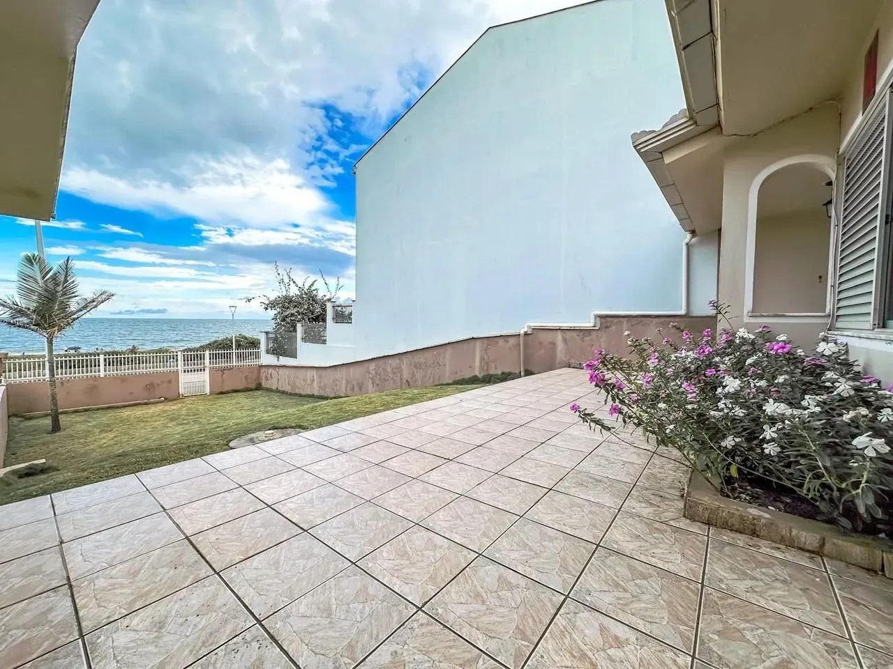 Casa com 3 dormitórios à venda, 194 m² por R$ 3.400.000,00 - Itacolomi - Balneário Piçarra