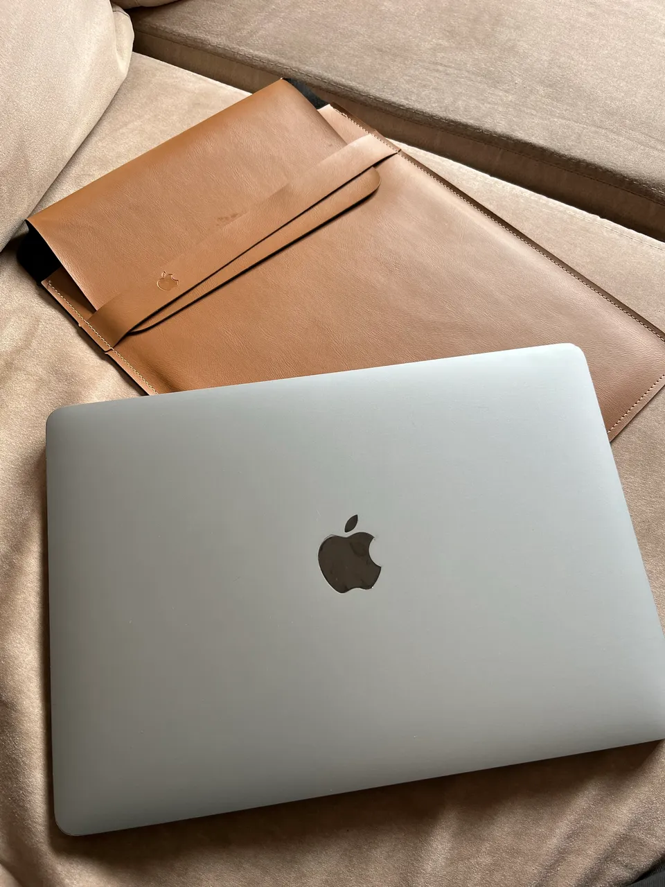 MacBook本体 P79)MacBook Pro 13 i5 8G 256G 2017 MacBook Pro (13 polegadas, 2017, duas portas Thunderbolt 3