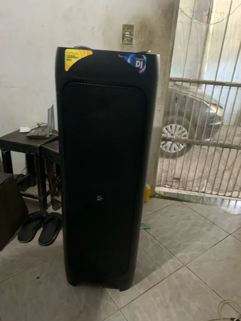Caixa de Som flamenbox Potente e com Função DJ