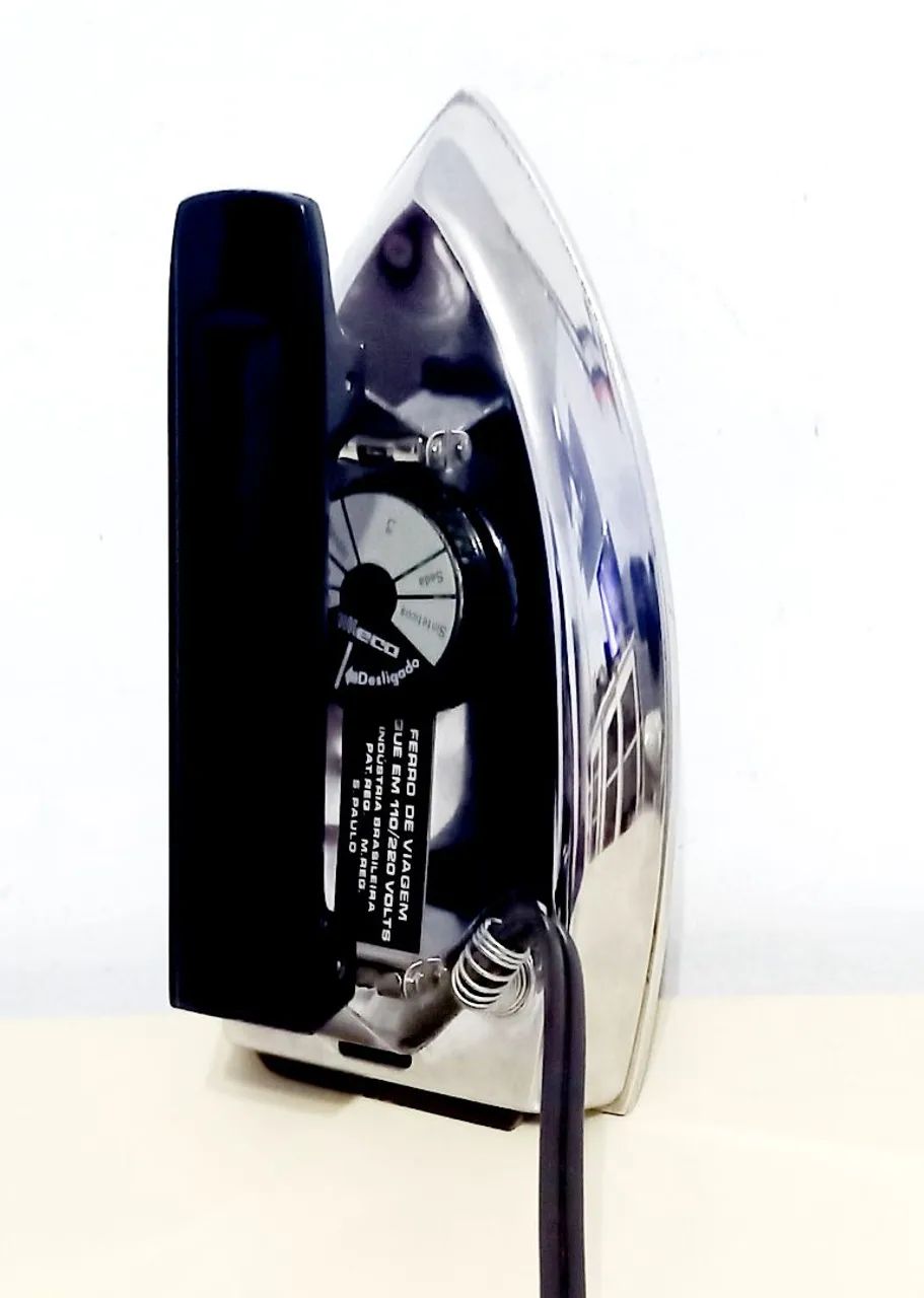 Mini Ferro de Viagem ECO Bivolt - Funcionando, com Capa Original<br> - Foto 2