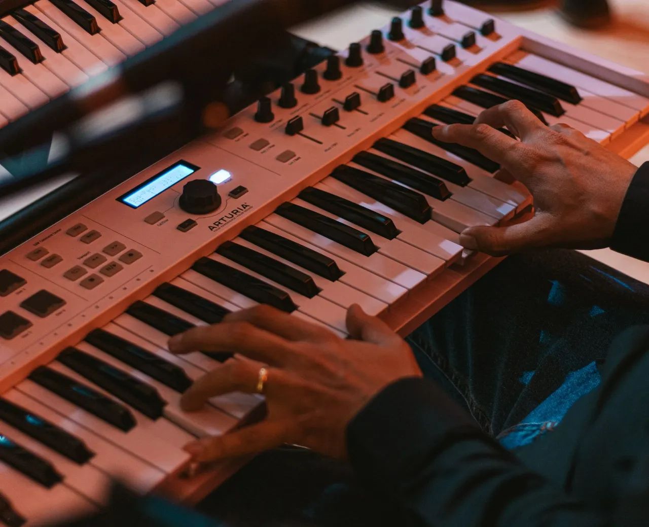 Controlador Arturia Keylab Essencial 49