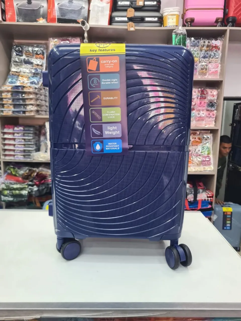 Mala de Viagem Azul com Rodinhas e Design Moderno