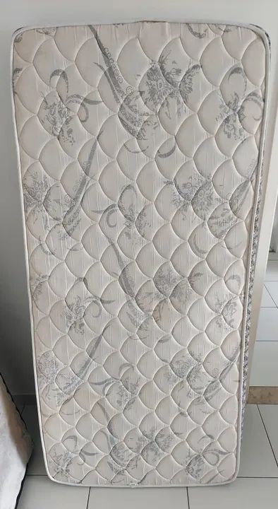 Cama Box Solteiro - Conservada